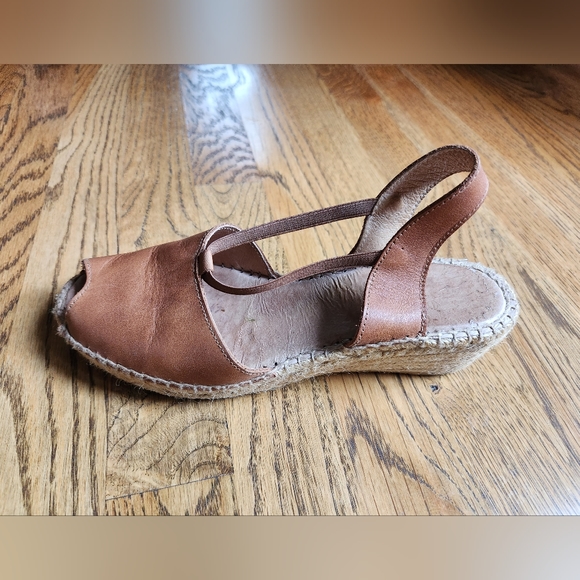 Andre Assous Espadrille Wedge, Tan Leather Peep Toe US7.0 - Picture 3 of 4